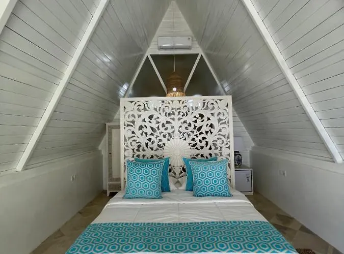 Piramida's White Villa's Bali بيت ضيافة