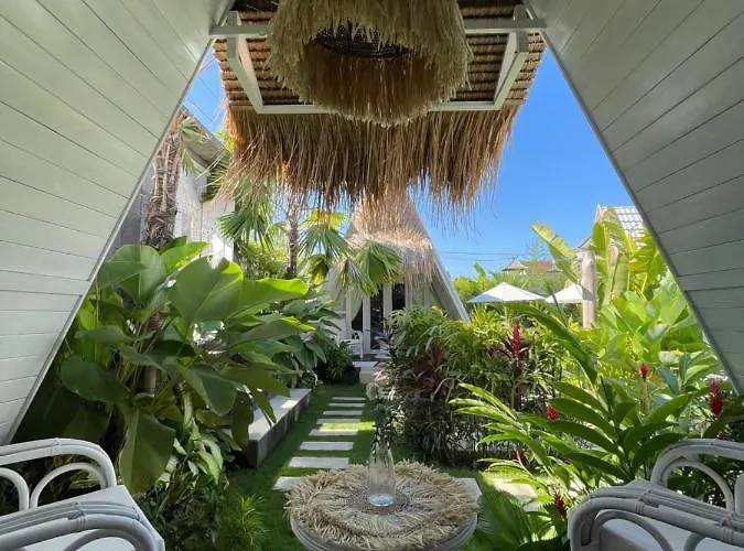 Piramida's White Villa's Bali بيت ضيافة تْشانغو