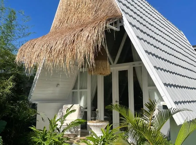 Piramida's White Villa's Bali بيت ضيافة