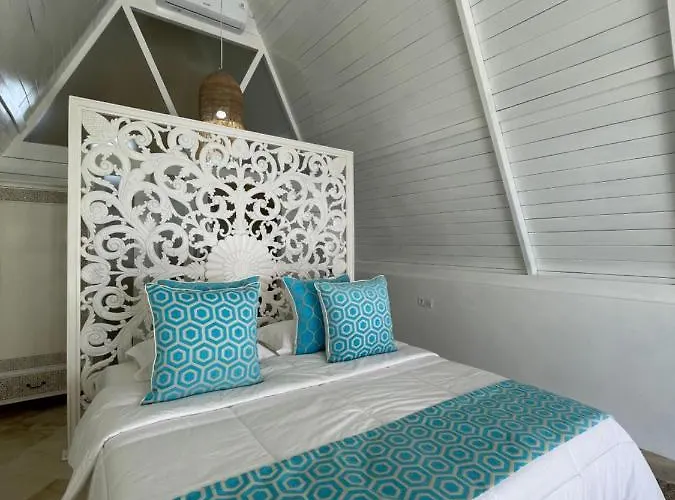 Piramida's White Villa's Bali تْشانغو