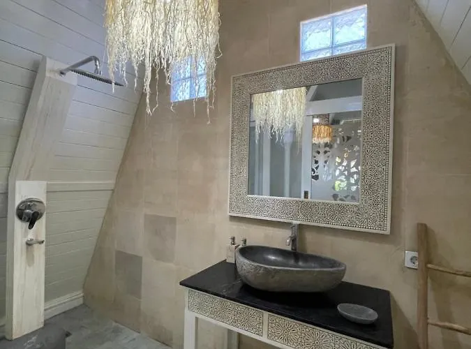 Piramida's White Villa's Bali تْشانغو