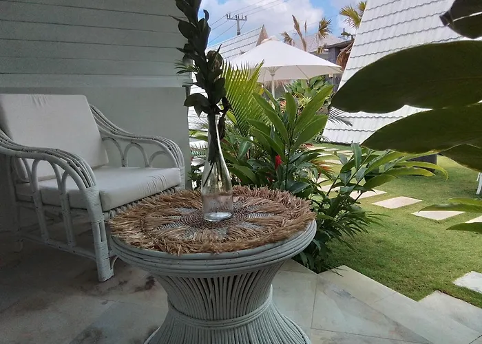 Piramida's White Villa's Bali بيت ضيافة