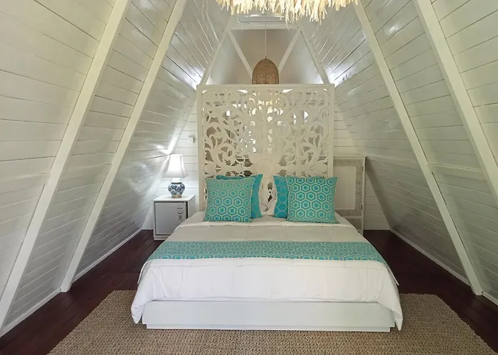 Piramida's White Villa's Bali بيت ضيافة